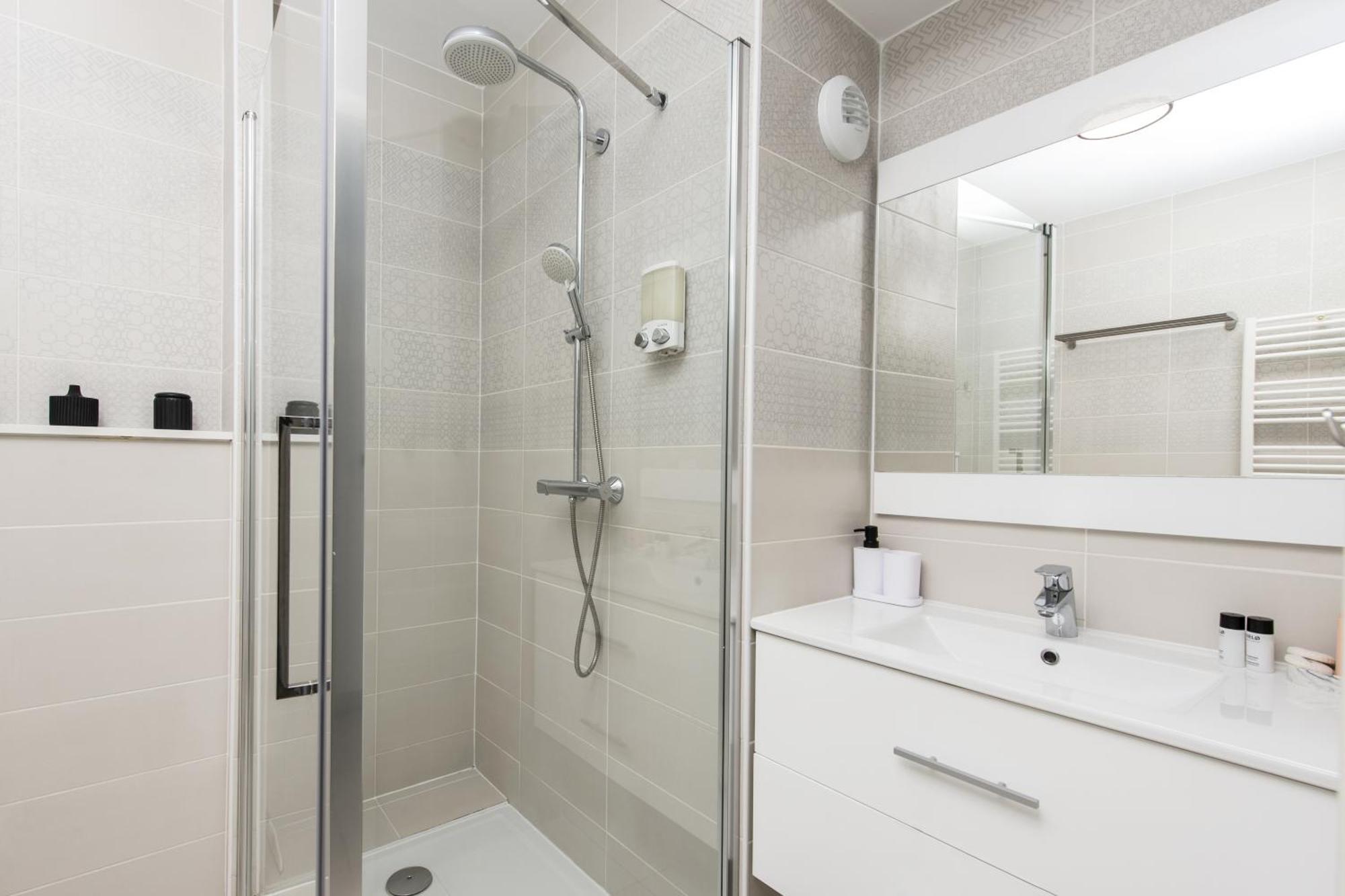 Luxury Apartment - Sea View - Private Parking - Bp Beausoleil Luaran gambar